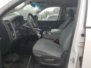 2019 Ram 1500 Tradesman z VIN 1C6RR7KT3KS556489, wystawiony jako Copart lot #51891605 z przebiegiem 122 817 mil mil oraz Szkoda całkowita • Salvage title. Historia ofert i sprzedaży dostępna na DreamBid. Obrazek 7.