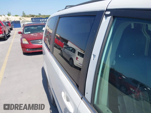2012 Chrysler Town & Country Touring with VIN 2C4RC1BG7CR308985, listed as a IAAI auction lot 42015578 with 196,604 mi miles. Bid and sale history available at carsss.com. Image 6.