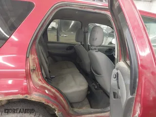 2006 Ford Escape XLT with VIN 1FMYU93176KD47219, listed as a IAAI auction lot 41785112 with 247,175 mi miles. Bid and sale history available at carsss.com. Image 8.