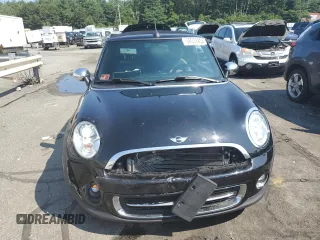 2013 MINI Convertible z VIN WMWZN3C54DT568237, wystawiony jako Copart lot #72354594 z przebiegiem 141 058 mil mil oraz Szkoda całkowita • Salvage title. Historia ofert i sprzedaży dostępna na DreamBid. Obrazek 5.