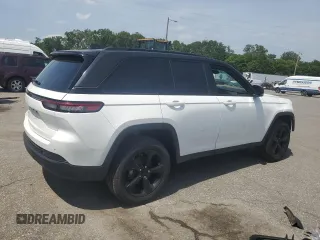 2022 Jeep Grand Cherokee Laredo with VIN 1C4RJHAG9N8572532, listed as a Copart auction lot 61242175 with 45,363 mi miles and Salvage title. Bid and sale history available at DreamBid. Image 3.