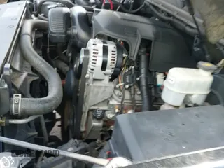 2013 Chevrolet Avalanche LTZ z VIN 3GNMCGE02DG337885, wystawiony jako IAAI lot #42890434 z przebiegiem 234 895 mil mil oraz . Historia ofert i sprzedaży dostępna na DreamBid. Obrazek 19.