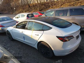 2023 Tesla Model 3 z VIN 5YJ3E1EAXPF584537, wystawiony jako IAAI lot #41464243 z przebiegiem 33 229 mil mil oraz . Historia ofert i sprzedaży dostępna na DreamBid. Obrazek 15.