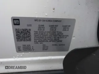 2023 Buick Encore GX Select z VIN KL4MMDSL4PB071652, wystawiony jako IAAI lot #41975451 z przebiegiem 24 759 mil mil oraz . Historia ofert i sprzedaży dostępna na DreamBid. Obrazek 9.