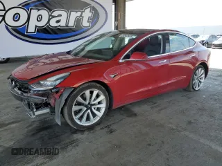 2018 Tesla Model 3 Long Range Battery z VIN 5YJ3E1EB5JF088125, wystawiony jako Copart lot #53542965 z przebiegiem 109 036 mil mil oraz Szkody całkowita. Historia ofert i sprzedaży dostępna na DreamBid. Obrazek 1.