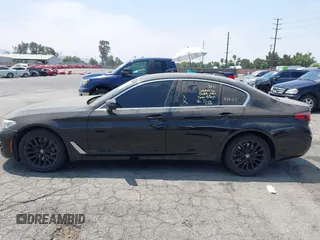 2021 BMW 5 Series 530i z VIN WBA53BH01MCF65097, wystawiony jako IAAI lot #42783119 z przebiegiem 91 829 mil mil oraz . Historia ofert i sprzedaży dostępna na DreamBid. Obrazek 15.
