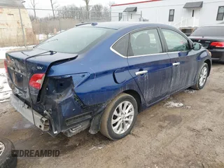 2018 Nissan Sentra SV z VIN 3N1AB7AP9JL621702, wystawiony jako IAAI lot #41345265 z przebiegiem 73 949 mil mil oraz . Historia ofert i sprzedaży dostępna na DreamBid. Obrazek 4.