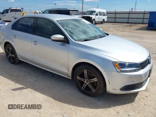 2011 Volkswagen Jetta SE z VIN 3VWDX7AJ8BM350986, wystawiony jako IAAI lot #42728181 z przebiegiem 217 772 mil mil oraz . Historia ofert i sprzedaży dostępna na DreamBid. Obrazek 1.