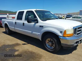 2001 Ford F-350 z VIN 3FTSW30S81MA57801, wystawiony jako IAAI lot #42626124 z przebiegiem 181 107 mil mil oraz . Historia ofert i sprzedaży dostępna na DreamBid. Obrazek 1.