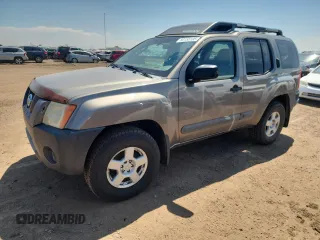 2005 Nissan Xterra S z VIN 5N1AN08W75C642635, wystawiony jako Copart lot #60155105 z przebiegiem 285 853 mil mil oraz Czysty tytuł • Clean title. Historia ofert i sprzedaży dostępna na DreamBid. Obrazek 1.