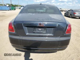 2015 Rolls-Royce Ghost z VIN SCA664S53FUX53197, wystawiony jako Copart lot #72152444 z przebiegiem 39 280 mil mil oraz Szkody całkowita. Historia ofert i sprzedaży dostępna na DreamBid. Obrazek 6.