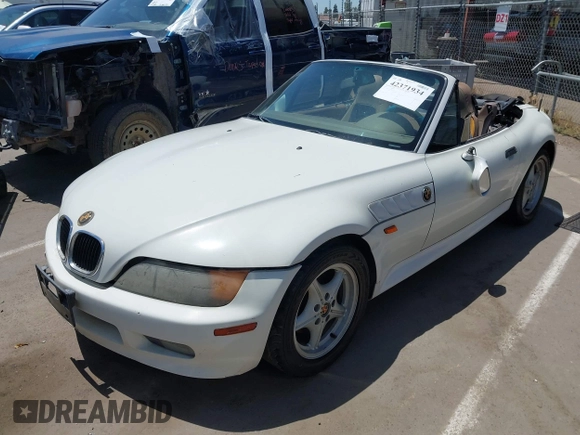 1997 BMW 3 Series Z3 1.9 z VIN 4USCH7323VLB79374, wystawiony jako IAAI lot #42371934 z przebiegiem 161 418 mil mil oraz . Historia ofert i sprzedaży dostępna na DreamBid. Obrazek 2.