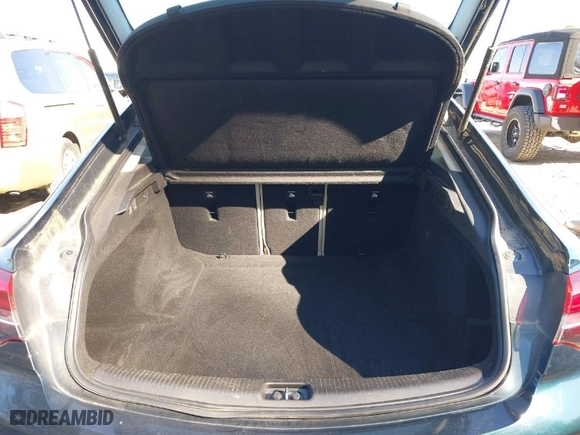 2018 Buick Regal Sportback Essence with VIN W04GP6SX7J1121153, listed as a IAAI auction lot 40979617 with NaN miles. Bid and sale history available at carsss.com. Image 18.