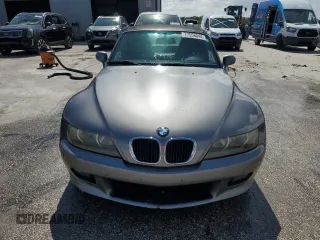 2002 BMW Z3 2.5 z VIN 4USCN334X2LM05440, wystawiony jako Copart lot #77556044 z przebiegiem 90 424 mil mil oraz Szkody całkowita. Historia ofert i sprzedaży dostępna na DreamBid. Obrazek 5.