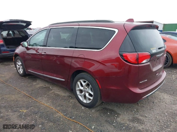 2017 Chrysler Pacifica Touring-L with VIN 2C4RC1BG8HR588293, listed as a IAAI auction lot 41704160 with 99,054 mi miles. Bid and sale history available at carsss.com. Image 3.
