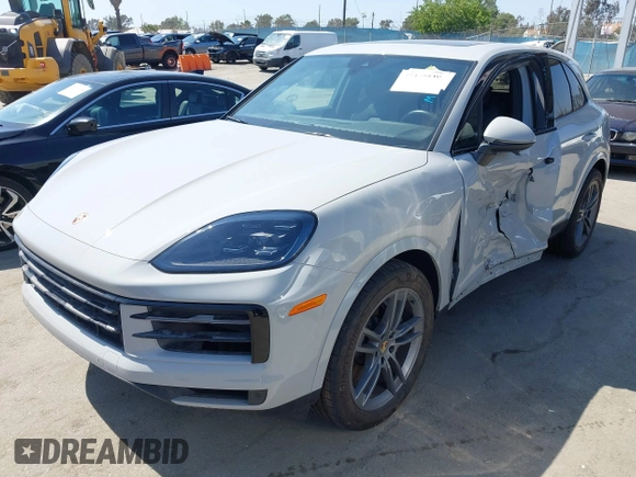2024 Porsche Cayenne z VIN WP1AA2AY5RDA02624, wystawiony jako IAAI lot #42205528 z przebiegiem Nie podano mil oraz . Historia ofert i sprzedaży dostępna na DreamBid. Obrazek 17.