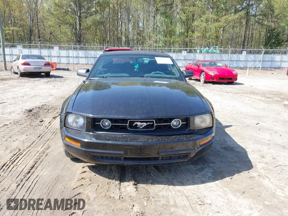 2007 Ford Mustang Deluxe with VIN 1ZVFT84N475262622, listed as a IAAI auction lot 41928843 with 162,026 mi miles and . Bid and sale history available at DreamBid. Image 6.