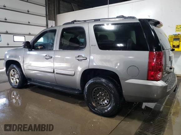 2007 GMC Yukon SLT with VIN 1GKFK13087J327213, listed as a Copart auction lot 76300784 with 205,188 mi miles and Clean Title. Bid and sale history available at DreamBid. Image 2.