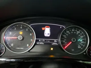 2017 Volkswagen Touareg Wolfsburg Edition z VIN WVGRF7BP7HD002143, wystawiony jako Copart lot #45328325 z przebiegiem 107 476 mil mil oraz Szkoda całkowita • Salvage title. Historia ofert i sprzedaży dostępna na DreamBid. Obrazek 9.