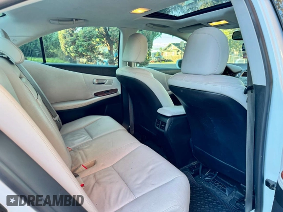 2010 Lexus HS 250h z VIN JTHBB1BA0A2007484, wystawiony jako Copart lot #53406105 z przebiegiem 141 668 mil mil oraz Czysty tytuł • Clean title. Historia ofert i sprzedaży dostępna na DreamBid. Obrazek 6.