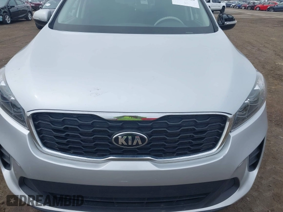 2020 Kia Sorento LX with VIN 5XYPG4A30LG656482, listed as a IAAI auction lot 41823865 with 101,486 mi miles. Bid and sale history available at carsss.com. Image 6.