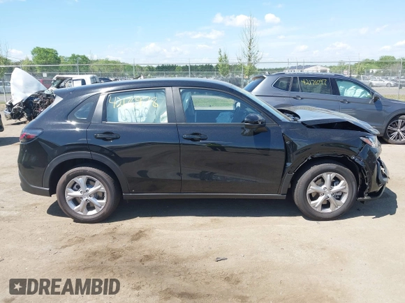 2025 Honda HR-V LX with VIN 3CZRZ2H32SM770069, listed as a IAAI auction lot 42176978 with 1,484 mi miles and . Bid and sale history available at DreamBid. Image 14.