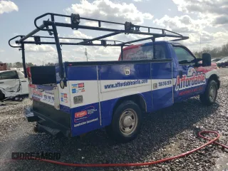 2012 Ford F-250 XL z VIN 1FDBF2A63CEA75803, wystawiony jako Copart lot #48637445 z przebiegiem 118 144 mil mil oraz Szkoda całkowita • Salvage title. Historia ofert i sprzedaży dostępna na DreamBid. Obrazek 3.