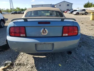 2005 Ford Mustang Deluxe с VIN 1ZVFT84N155227663, выставлен на аукционе Copart как лот 57402915 с пробегом 184 817 миль миль и Списание • Salvage title. История ставок и продаж доступна на DreamBid. Изображение 6.