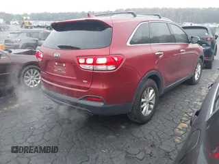 2017 Kia Sorento LX with VIN 5XYPG4A35HG215342, listed as a IAAI auction lot 40875287 with 118,146 mi miles. Bid and sale history available at carsss.com. Image 4.