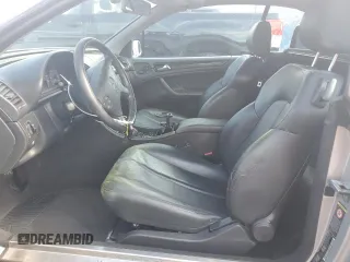 2000 Mercedes-Benz CLK 320/430 z VIN WDBLK70G4YT035047, wystawiony jako Copart lot #52852405 z przebiegiem 141 197 mil mil oraz Szkoda całkowita • Salvage title. Historia ofert i sprzedaży dostępna na DreamBid. Obrazek 7.