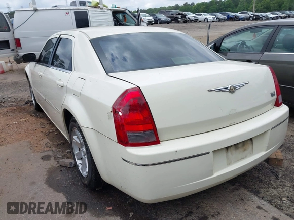 2007 Chrysler 300 Touring with VIN 2C3KA53G97H683225, listed as a IAAI auction lot 42154480 with 193,613 mi miles and . Bid and sale history available at DreamBid. Image 3.