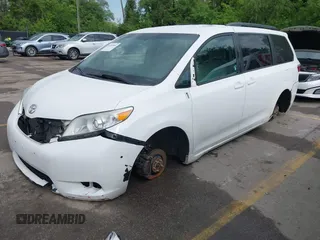 2017 Toyota Sienna LE Auto Access Seat with VIN 5TDKZ3DC0HS825095, listed as a IAAI auction lot 42222054 with 318,349 mi miles and . Bid and sale history available at DreamBid. Image 18.