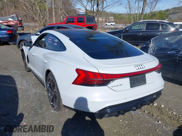 2022 Audi e-tron GT Prestige z VIN WAUEJBFWXN7009696, wystawiony jako IAAI lot #41536783 z przebiegiem Nie podano mil oraz . Historia ofert i sprzedaży dostępna na DreamBid. Obrazek 3.