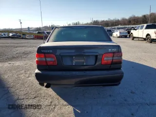 1998 Volvo S70 z VIN YV1LS553XW3480105, wystawiony jako Copart lot #83552564 z przebiegiem 200 181 mil mil oraz Nie do naprawy. Historia ofert i sprzedaży dostępna na DreamBid. Obrazek 6.