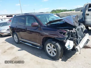 2013 Toyota Highlander z VIN 5TDZK3EH9DS109402, wystawiony jako IAAI lot #42033031 z przebiegiem 258 817 mil mil oraz . Historia ofert i sprzedaży dostępna na DreamBid. Obrazek 1.