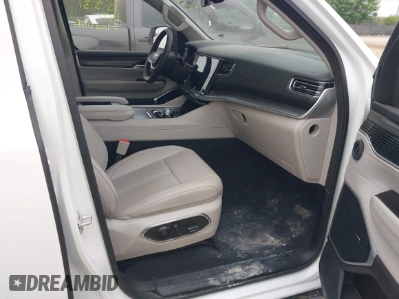 2024 Jeep Wagoneer Series II with VIN 1C4SJUBP8RS126826, listed as a IAAI auction lot 41945554 with 39,031 mi miles and . Bid and sale history available at DreamBid. Image 5.