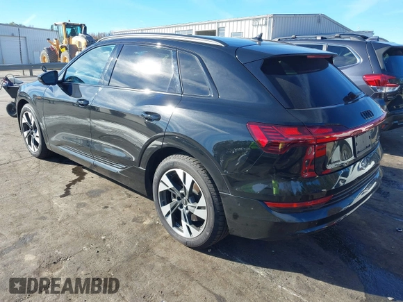 2022 Audi e-tron Premium with VIN WA1AAAGE6NB029002, listed as a IAAI auction lot 40856287 with 60,240 mi miles. Bid and sale history available at carsss.com. Image 3.