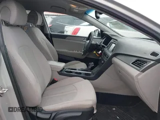 2016 Hyundai Sonata SE z VIN 5NPE24AF2GH392177, wystawiony jako IAAI lot #41956695 z przebiegiem 108 840 mil mil oraz . Historia ofert i sprzedaży dostępna na DreamBid. Obrazek 5.
