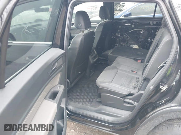 2023 Volkswagen Atlas SE z VIN 1V2HE2CA1PC210232, wystawiony jako IAAI lot #40966039 z przebiegiem 4 064 mil mil oraz . Historia ofert i sprzedaży dostępna na DreamBid. Obrazek 8.
