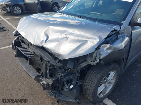 2020 Hyundai Kona SE with VIN KM8K1CAA7LU591838, listed as a IAAI auction lot 41789001 with 141,602 mi miles. Bid and sale history available at carsss.com. Image 6.