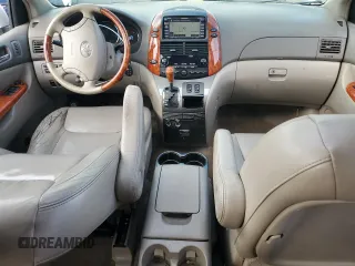 2010 Toyota Sienna XLE z VIN 5TDDK4CC8AS033402, wystawiony jako Copart lot #79083354 z przebiegiem 226 956 mil mil oraz Szkoda całkowita • Salvage title. Historia ofert i sprzedaży dostępna na DreamBid. Obrazek 8.