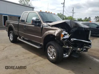 2016 Ford F-250 XLT z VIN 1FT7X2B67GEC09093, wystawiony jako Copart lot #61000935 z przebiegiem 193 934 mil mil oraz Szkoda całkowita • Salvage title. Historia ofert i sprzedaży dostępna na DreamBid. Obrazek 4.
