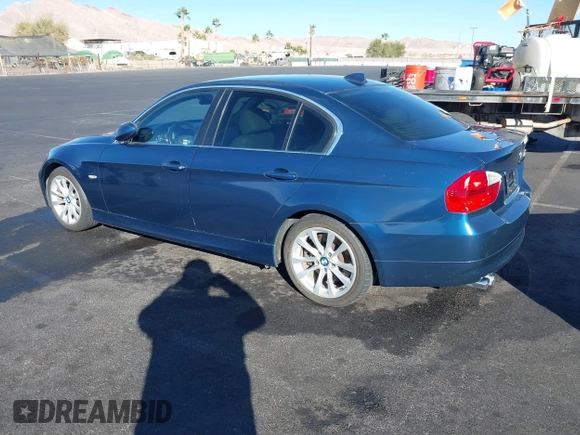 2006 BMW 3 Series 330xi with VIN WBAVD33546KV60455, listed as a IAAI auction lot 41525800 with 168,838 mi miles. Bid and sale history available at carsss.com. Image 3.