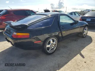 1988 Porsche 928 z VIN WP0JB0926JS861630, wystawiony jako Copart lot #73937854 z przebiegiem 112 460 mil mil oraz Nie do naprawy. Historia ofert i sprzedaży dostępna na DreamBid. Obrazek 3.