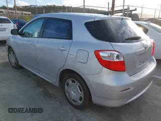 2011 Toyota Matrix z VIN 2T1KU4EE9BC562237, wystawiony jako IAAI lot #41882972 z przebiegiem 103 814 mil mil oraz . Historia ofert i sprzedaży dostępna na DreamBid. Obrazek 3.