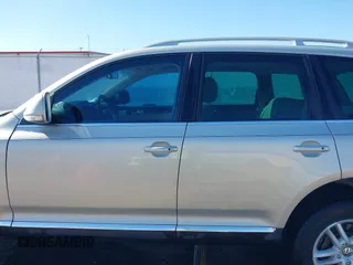 2008 Volkswagen Touareg V6 with VIN WVGBE77L88D003117, listed as a IAAI auction lot 42049007 with 156,940 mi miles and . Bid and sale history available at DreamBid. Image 15.