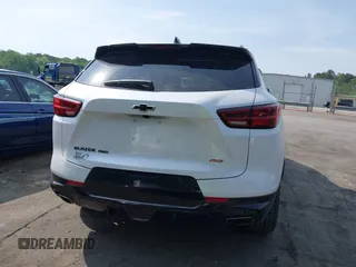 2024 Chevrolet Blazer RS z VIN 3GNKBKRSXRS143036, wystawiony jako IAAI lot #42117715 z przebiegiem 16 093 mil mil oraz . Historia ofert i sprzedaży dostępna na DreamBid. Obrazek 16.