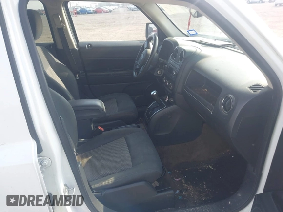 2015 Jeep Patriot Sport with VIN 1C4NJPBB9FD410100, listed as a IAAI auction lot 41536941 with 145,386 mi miles. Bid and sale history available at carsss.com. Image 5.