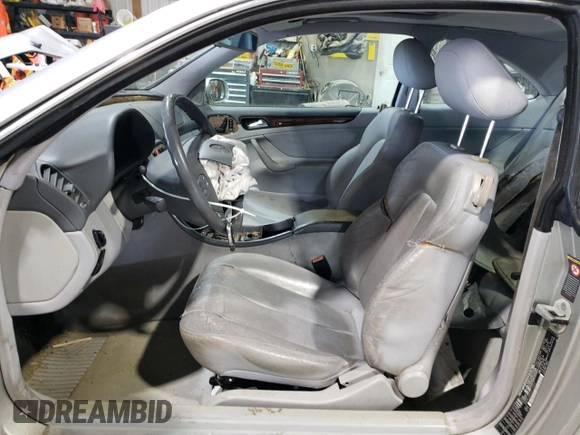 2000 Mercedes-Benz CLK 320/430 with VIN WDBLJ65G4YF123097, listed as a Copart auction lot 46896465 with 156,797 mi miles and Salvage Title. Bid and sale history available at DreamBid. Image 7.
