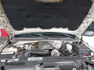 2005 Chevrolet Silverado 1500 LS z VIN 1GCEK14VX5Z305858, wystawiony jako IAAI lot #42437775 z przebiegiem 134 477 mil mil oraz . Historia ofert i sprzedaży dostępna na DreamBid. Obrazek 10.
